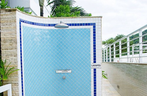 Centro Apartment | NOVO: Apto com Wi-Fi a 60m da Praia de Bertioga/SP
