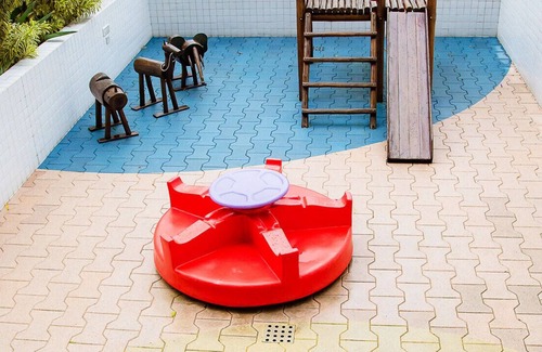 Centro Apartment | NOVO: Apto com Wi-Fi a 60m da Praia de Bertioga/SP