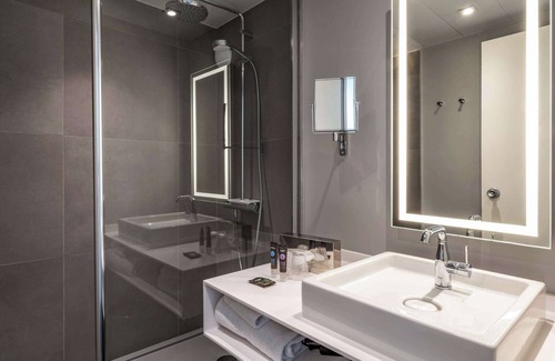 Courcouronnes Hotel | Novotel Evry Courcouronnes