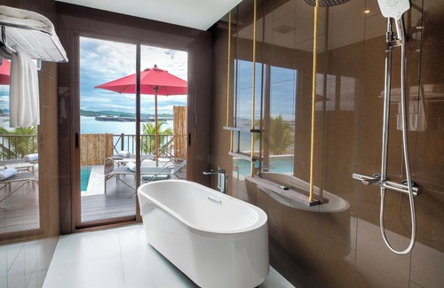 Tha Thaewawong Hotel | Novotel Koh Si Chang