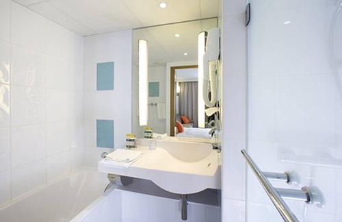 Limoges Hotel | Novotel Limoges Le Lac
