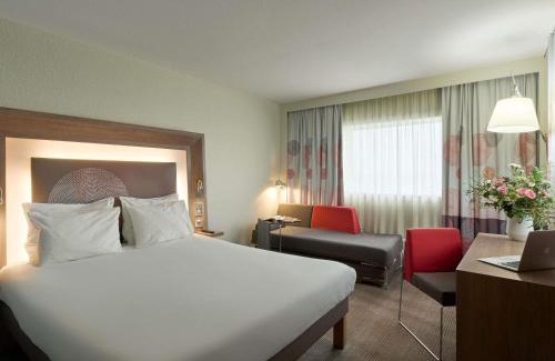 Gambetta Hotel | Novotel Paris La Defense Esplanade