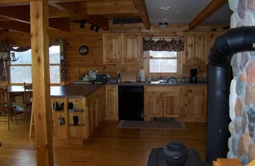 Bristol Cabin | Now Booking for Fall 2025. Incredible Views. Sleeps 6. Dog Friendly