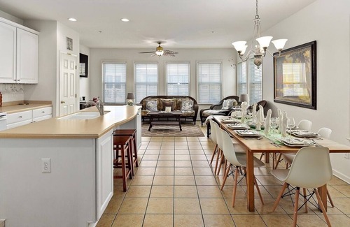 Sunset Island House | Now Featuring For 2025: White Lotus Suite, Pirate Loft, 85" 4K QLED TV & More !
