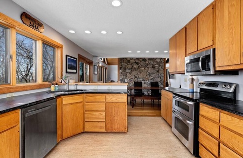 Nellysford House | Nowhere Land with Wintergreen Advantage