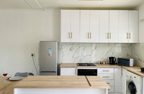 Windhoek Central Apartment | Nox City Nook: Charming 1-Bedroom Apartment