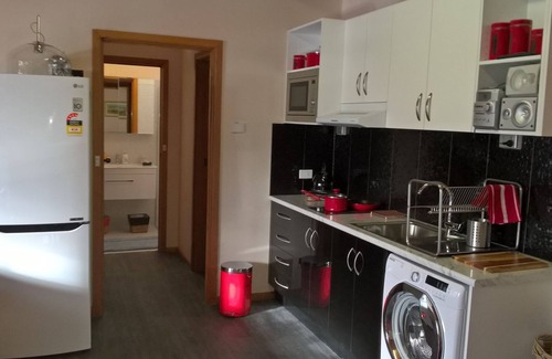 Dodges Ferry Apartment | nPeaceful beach retreat, close eateries & IGA store 30 min scenic drive Hobart