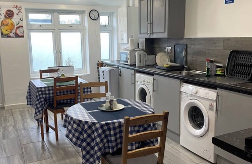 Mawneys Apartment | nPenn Gardens - Two Bedroom Apartment