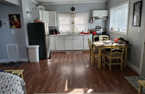 Mount Airy House | nPROMO 10% WEEKLY/20% MONTHLY Pet Friendly, Home, private fenced yard.