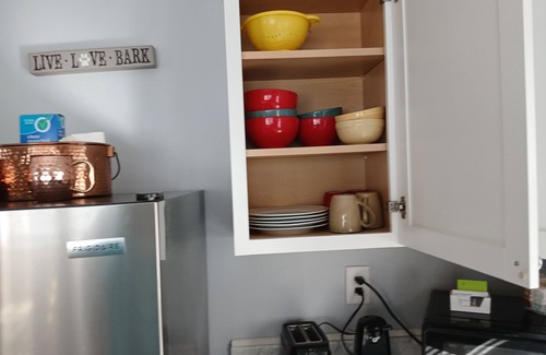 Mount Airy House | nPROMO 10% WEEKLY/20% MONTHLY Pet Friendly, Home, private fenced yard.
