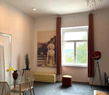 Annaberg-Buchholz House | Nr 10 Modernes helles Ferienzimmer für vier Personen familienfreundlich mit gemeinsamer Dusche