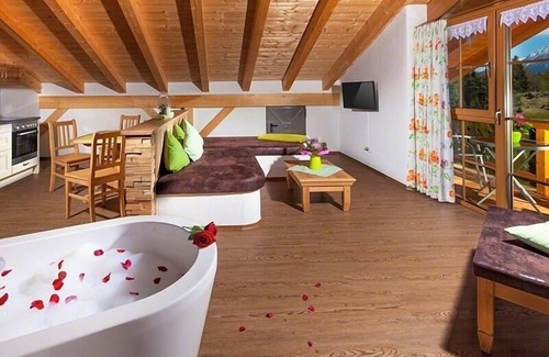 Bischofswiesen Apartment | Nr. 3, Ferienwohnung ca. 50 m², Wohn-/Schlafzimmer, Balkon