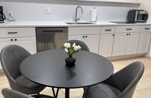 Bethesda Apartment | Nr NlH, Naval Hosp - 1 Bed/1 Bath