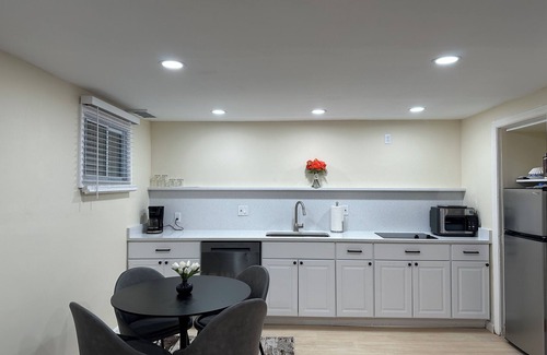 Bethesda Apartment | Nr NlH, Naval Hosp - 1 Bed/1 Bath