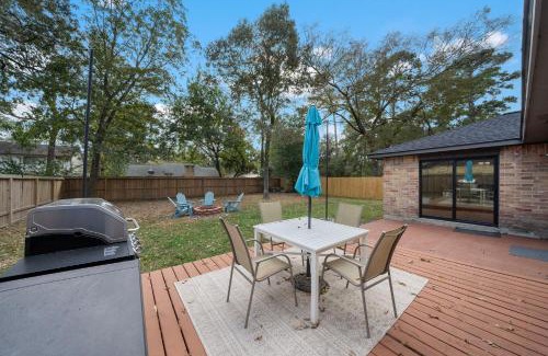 Grogan's Mill House | Nr The Woodlands Houston Retreat Yard Bbq Games