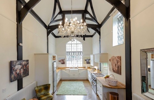 Bray on Thames Cottage | Nr Windsor- Unique Cottage Stay for upto 14 guests