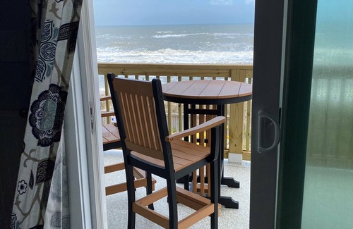 Kill Devil Hills Condo | nRemodeled Breathtaking Oceanfront Condo In the Heart of Kill Devil Hills, NC