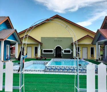 Sungai Baru Tengah Ski Chalet | NS Rainbow Cottage