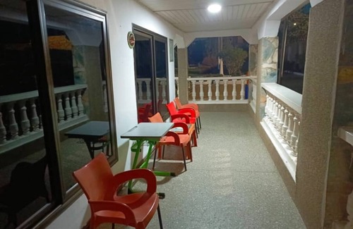 Amasaman House | nSpacious 2-Bedroom Family Home in Amasaman with AC,WiFi, Greenery & Warmth