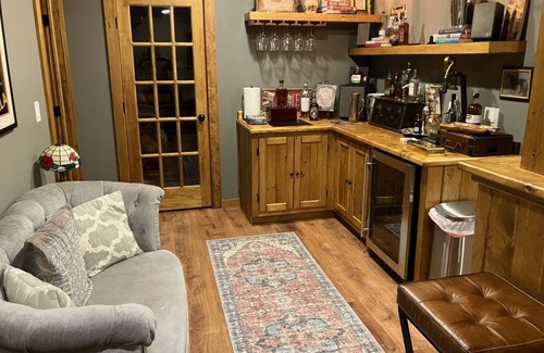 Windham House | nStunning Chalet style home in Catskills with 8 Person hot tub, fire pit & Sauna