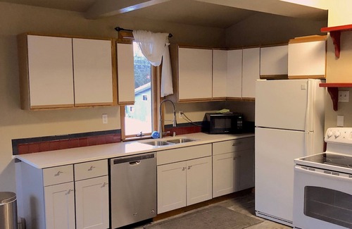 Mendenhaven House | Nugget Place-Includes three separate two bedroom units near Mendenhall Glacier-DISCOUNTS ON TOURS!