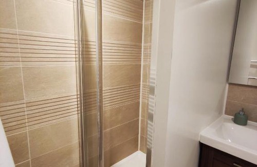 Lanester Apartment | Nuit en amoureux, champagne inclus