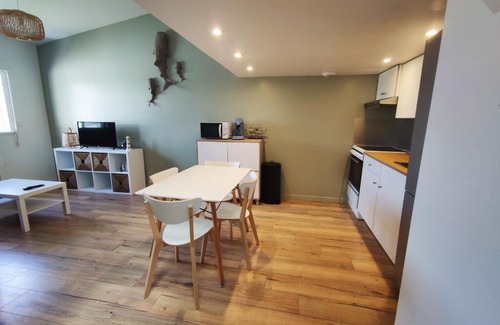 Lanester Apartment | Nuit en amoureux, champagne inclus