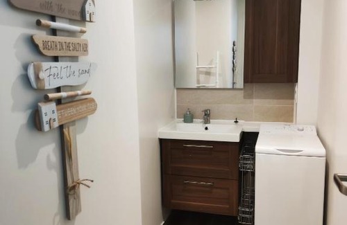Lanester Apartment | Nuit en amoureux, champagne inclus