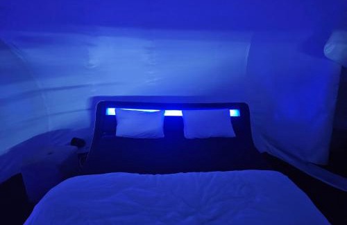 Saint-Jean-d'Elle Other | Nuit insolite dans une bulle avec jacuzzi privatif