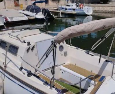 Saint-Cyprien Plage Boat Rental | Nuit insolite sur un voilier