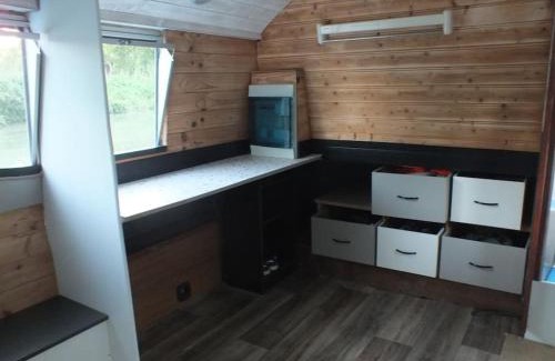 Saint-Hilaire-la-Palud Boat Rental | Nuits insolites sur un bateau
