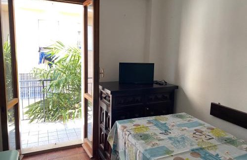 Numana Apartment | Numana centro, 3 posti aria condizionata pass auto