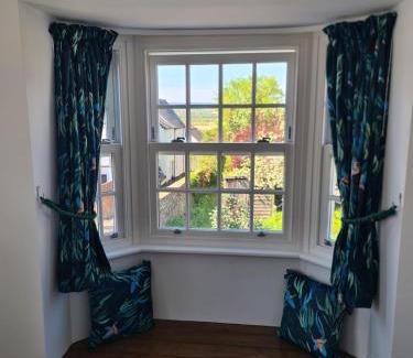 Topsham House | Number 10 - Stunning brand new house - sleeps 6 - free parking