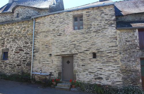 Rochefort-en-Terre House | "Number 26" Town House