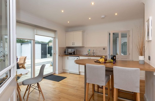 Llanfaelog House | Number 3 - A retreat in Llanfaelog, Anglesey