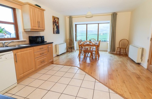 Lispole Cottage | NUMBER 7, family friendly, with a garden in Lispole, County Kerry