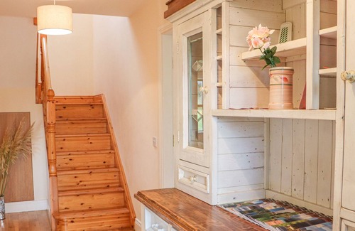 Lispole Cottage | NUMBER 8, pet friendly, with a garden in Lispole, County Kerry