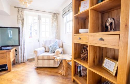 West Cliff Apartment | Number Seven Cottage