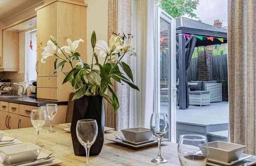 Fenham House | Numero Uno Detached Apart House