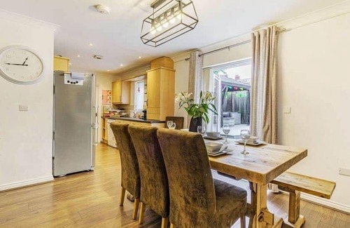 Fenham House | Numero Uno Detached Apart House