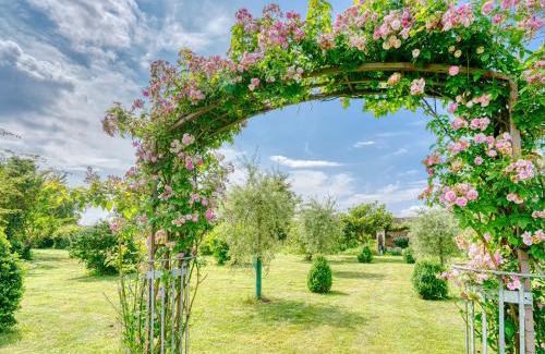 Tourville-sur-Odon House | Nunki, Maison de campagne avec grand jardin