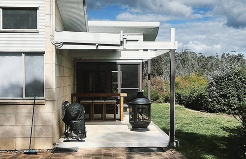 Dargan House | Nunyara Retreat- 5 minutes to the picturesque Dargan Arch