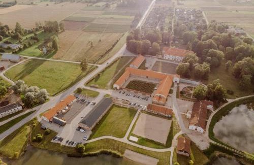Mikeltornis Hotel | Nurmuižas viesnīca