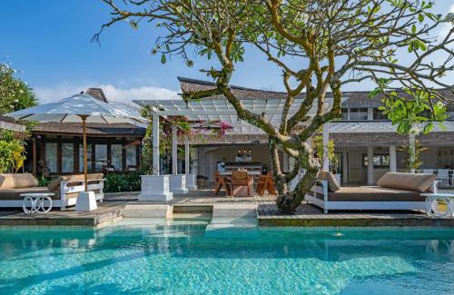 Mushroom Bay Villa | Nusa Del Rey