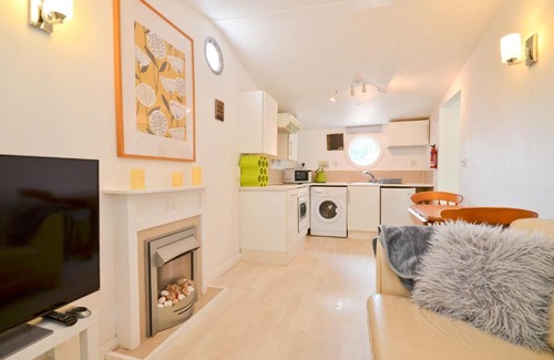 Whippingham House | Nutkins Lodge