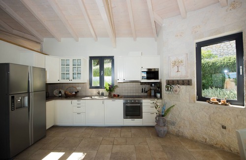 Petaleia Villa | nVilla Sania, Avlaki Beach Paradise!