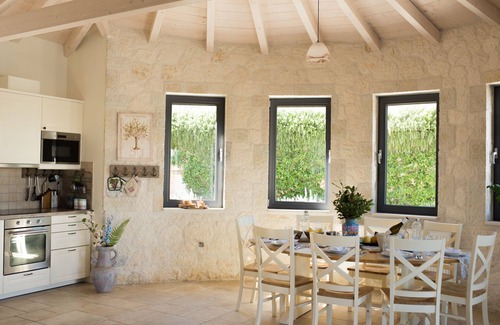 Petaleia Villa | nVilla Sania, Avlaki Beach Paradise!