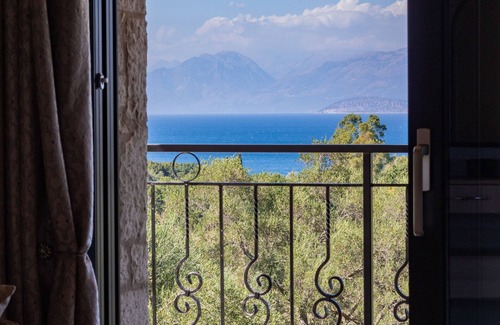 Petaleia Villa | nVilla Sania, Avlaki Beach Paradise!