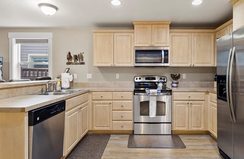 River West House | NW Union | River West, Blocks to Downtown, Old Mill District pet (dog) friendly