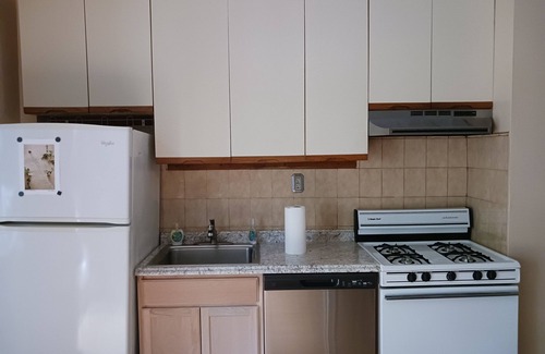 Upper East Side Apartment | NYC UES Garden Studio Apt